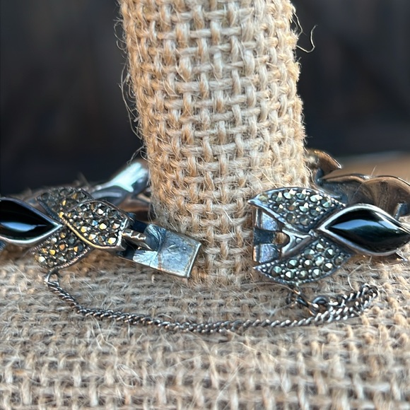 Vintage Sterling silver and marcasite and black onyx bracelet - Picture 7 of 9